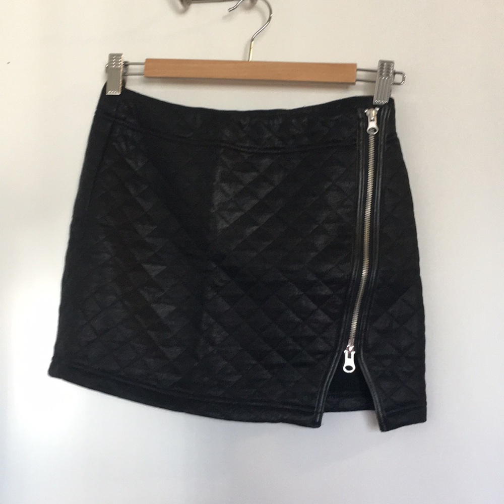 Express Quilted Black Zippered Skirt Size 2